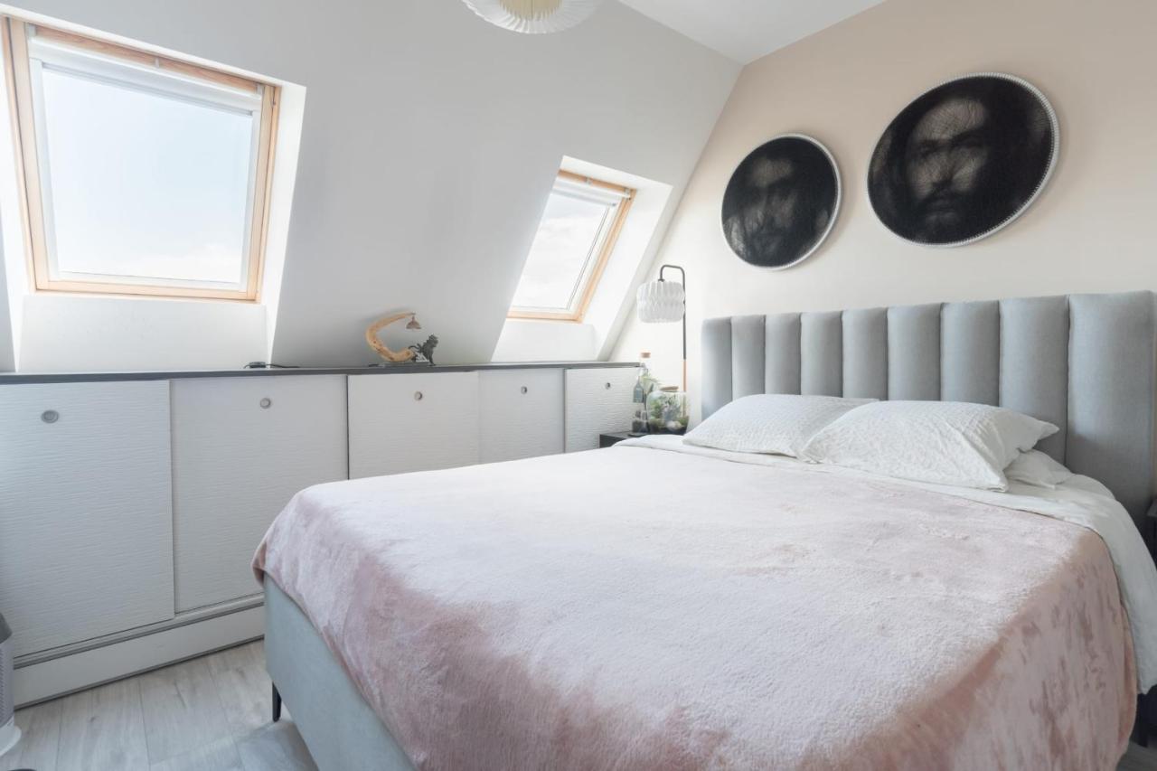 Bright And Homely 1 Bedroom Rooftop Apartment In The Marais In باريس المظهر الخارجي الصورة