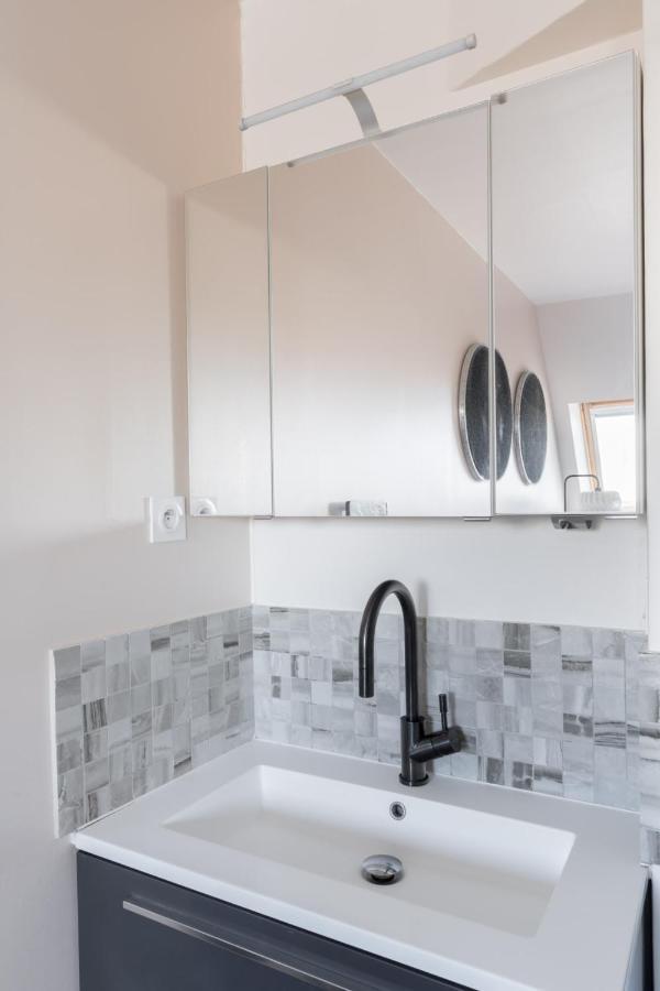 Bright And Homely 1 Bedroom Rooftop Apartment In The Marais In باريس المظهر الخارجي الصورة