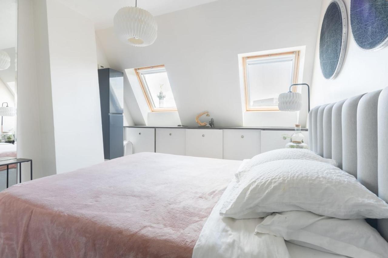 Bright And Homely 1 Bedroom Rooftop Apartment In The Marais In باريس المظهر الخارجي الصورة